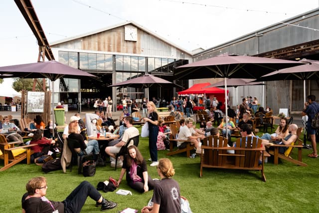 Hanging out between sessions